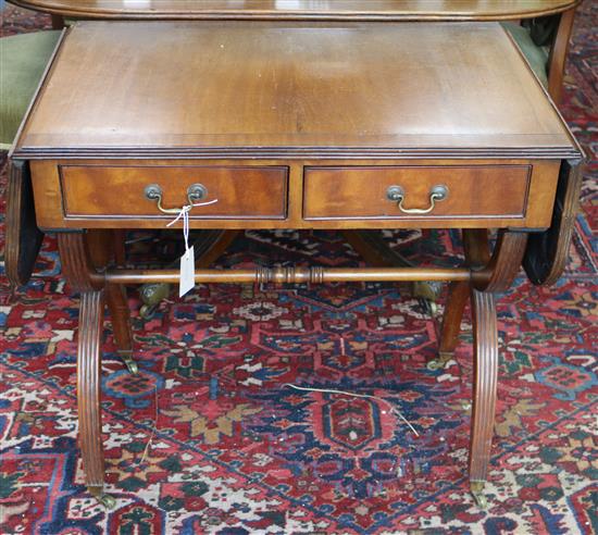 A reproduction sofa table W.77cm